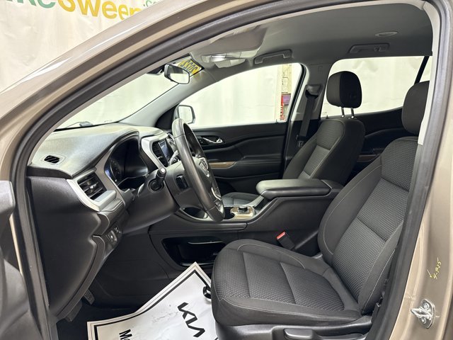 Used 2022 GMC Acadia SLE image 12