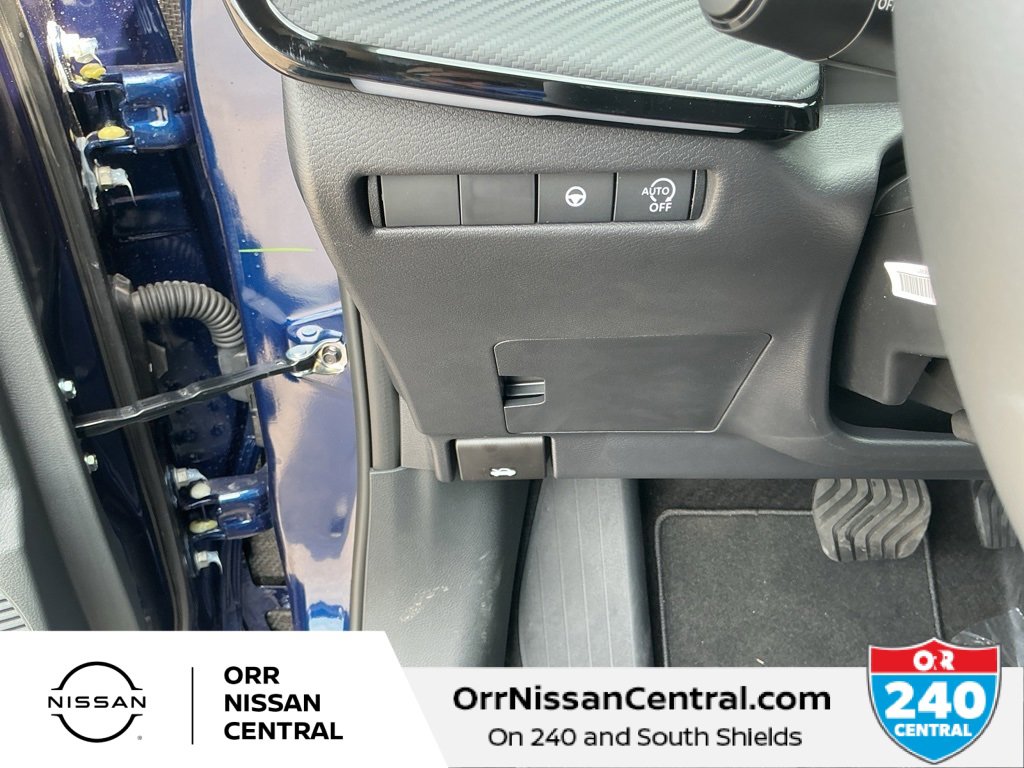 New 2025 Nissan Kicks SR image 18