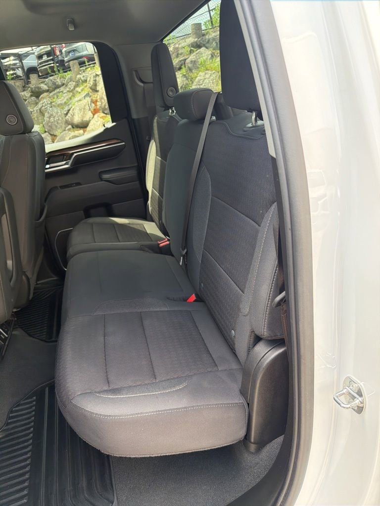 Used 2023 Chevrolet Silverado 1500 LT AWD/4WD image 18