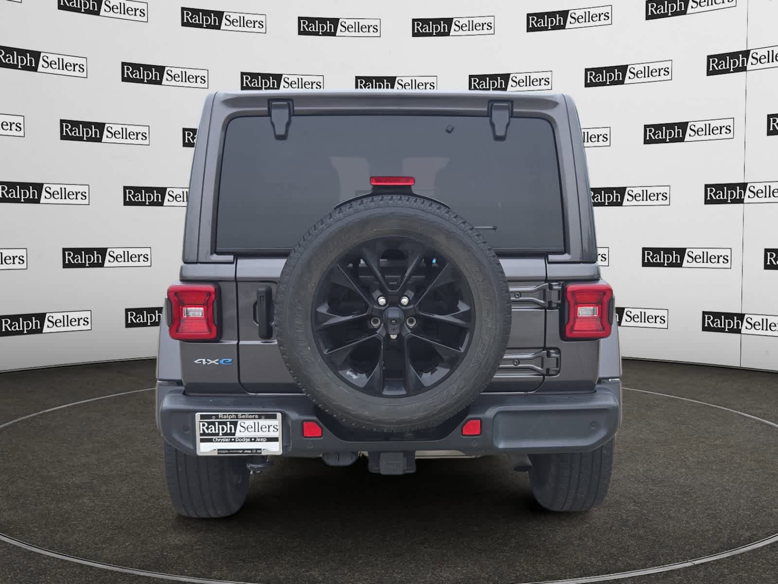 Used 2021 Jeep Wrangler Unlimited Sahara w/ Cold Weather Group AWD/4WD image 5