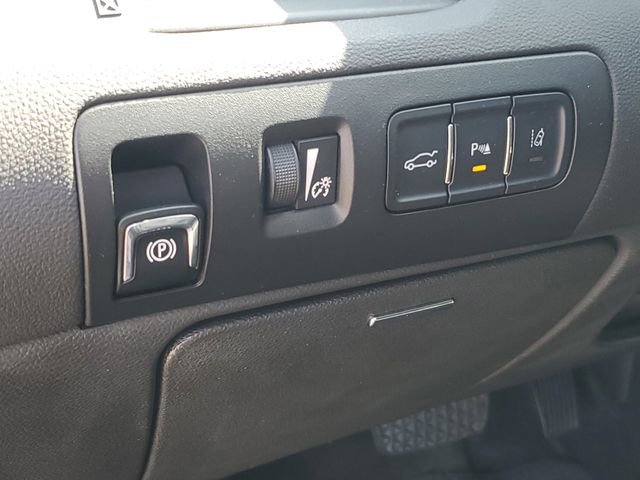 Used 2015 Chevrolet Impala LTZ FWD image 9
