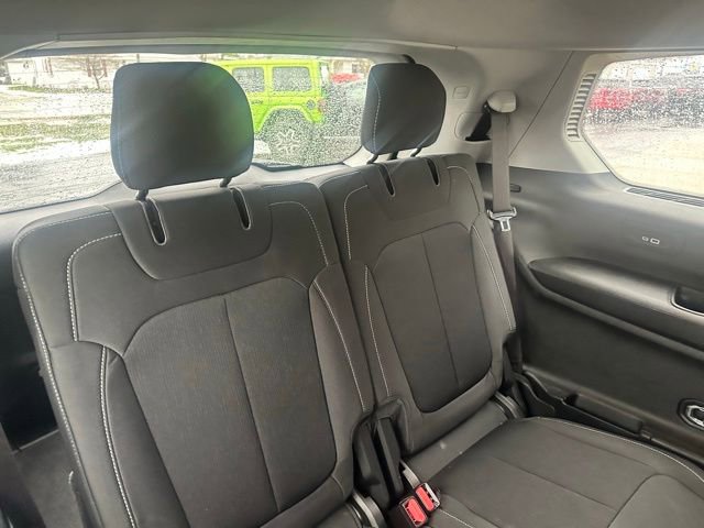 Used 2021 Jeep Grand Cherokee L Laredo w/ Luxury Tech Group I image 18