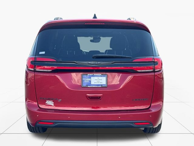 Used 2025 Chrysler Pacifica Limited FWD image 4