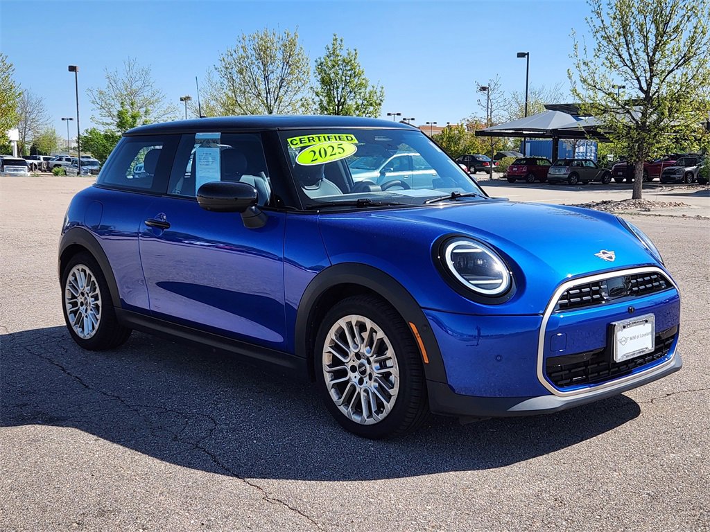 Used 2025 MINI Cooper 2-Door Hardtop image 4