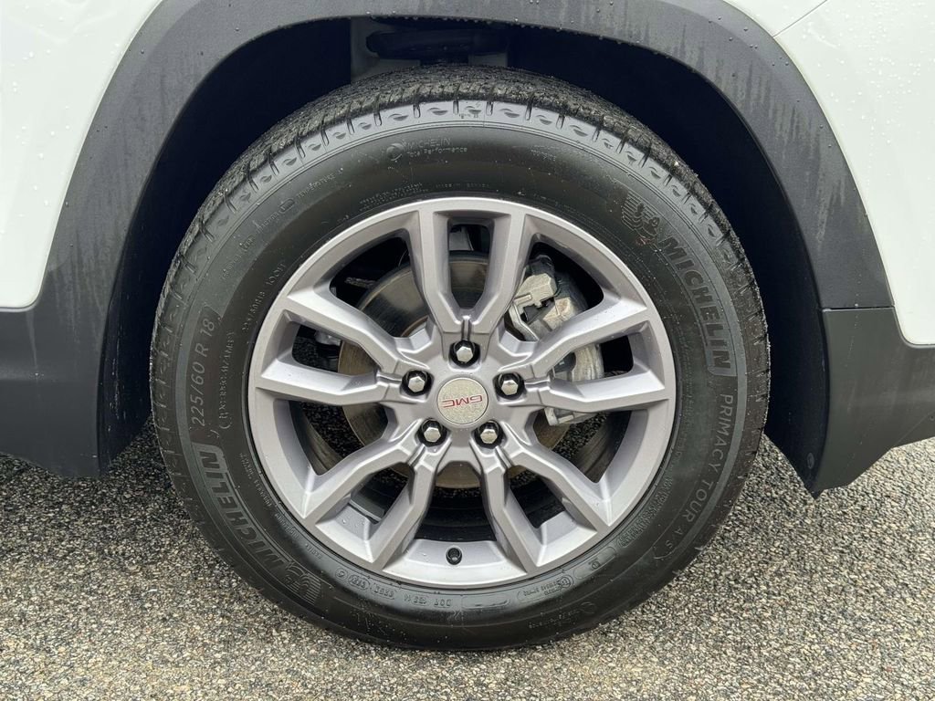 Used 2024 GMC Terrain SLT image 25