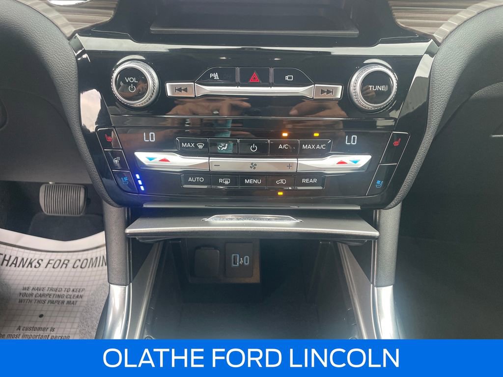 Certified 2021 Ford Explorer Limited w/ Equipment Group 301A image 15