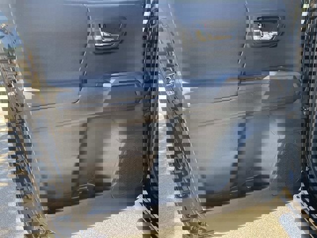 Used 2017 Toyota Tacoma TRD Sport w/ Tow Package (A/T) image 14