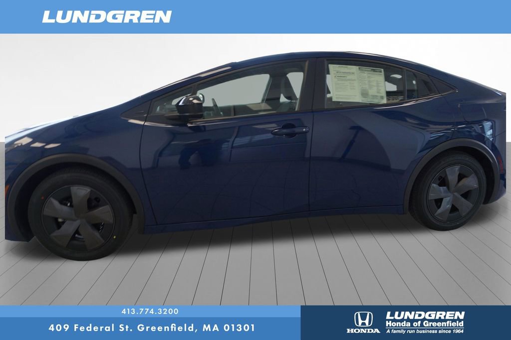 Used 2024 Toyota Prius LE image 4