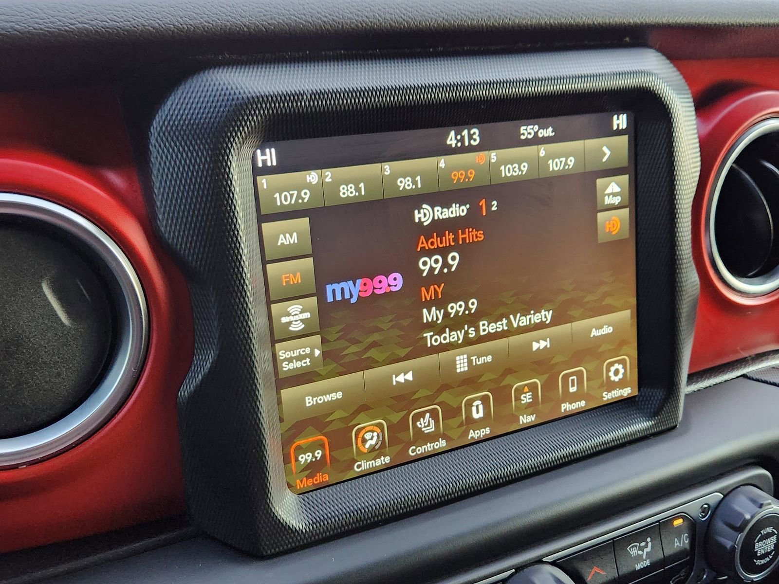 Used 2023 Jeep Gladiator Rubicon w/ Cold Weather Group image 19