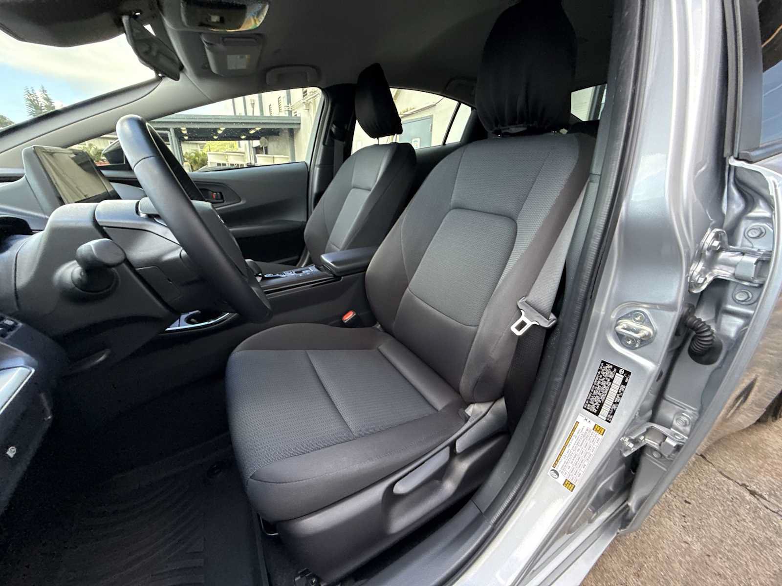 Used 2024 Toyota Prius LE FWD image 12