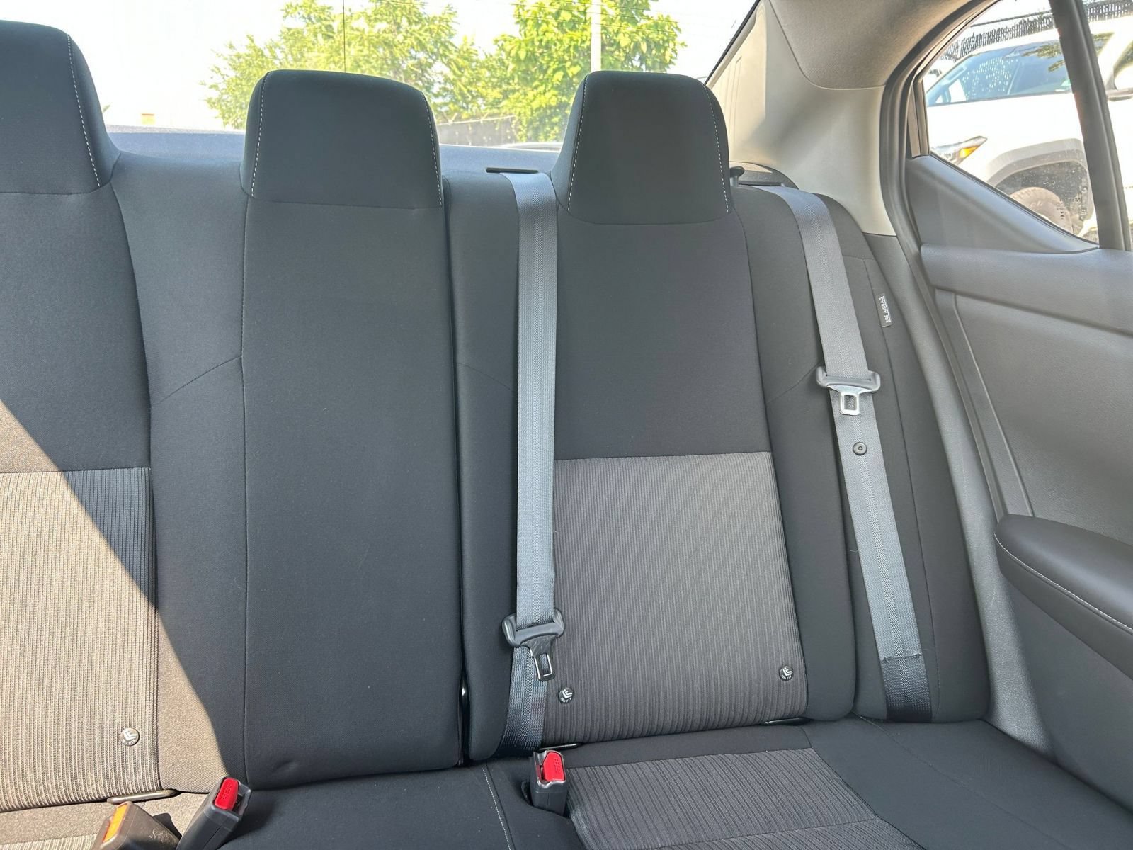 Used 2025 Nissan Sentra SV FWD image 32