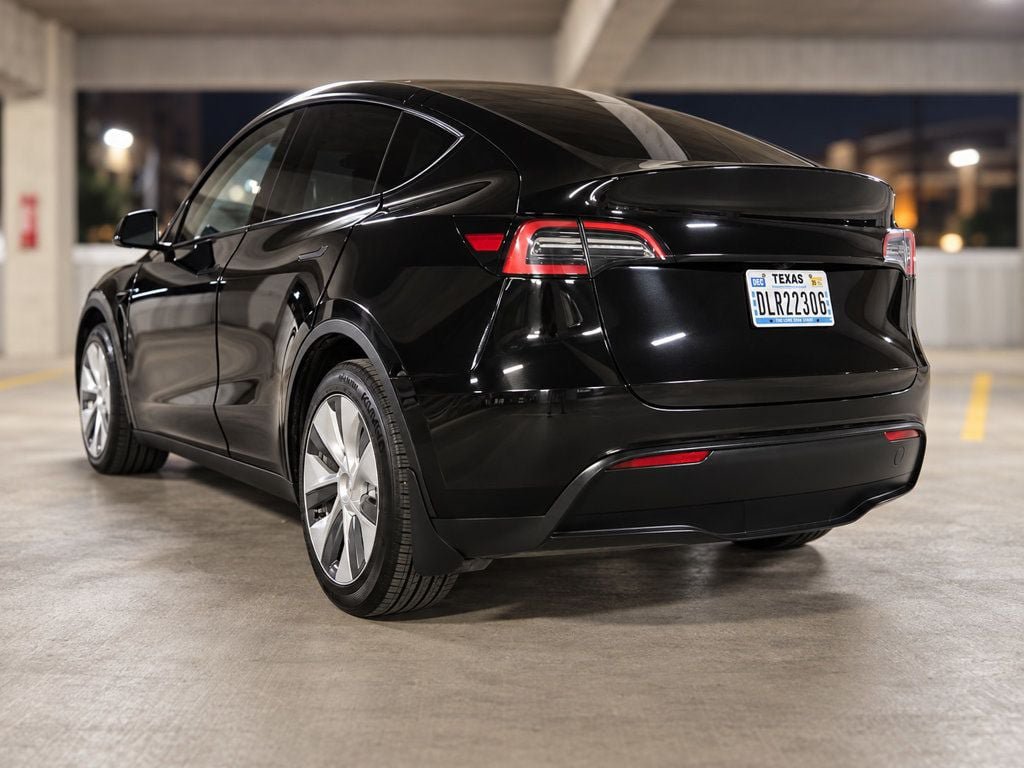 Used 2023 Tesla Model Y Long Range AWD/4WD image 12