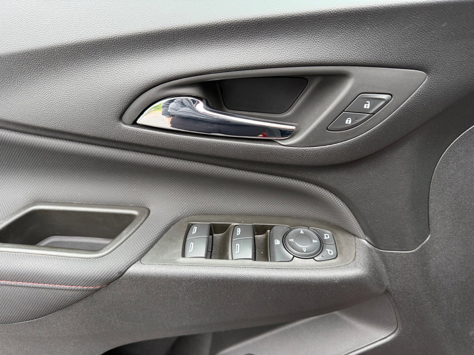 Used 2023 Chevrolet Equinox RS image 13