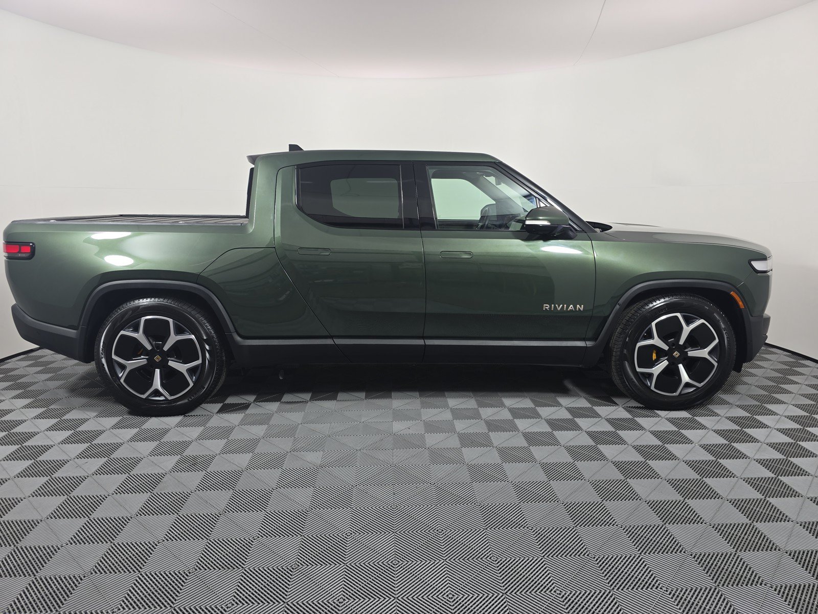 Used 2022 Rivian R1T Adventure AWD/4WD image 6