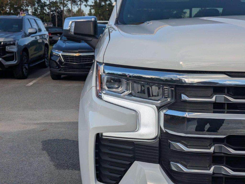 Used 2025 Chevrolet Silverado 1500 LTZ AWD/4WD image 10