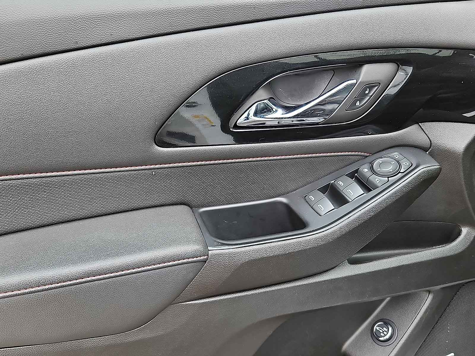 Certified 2023 Chevrolet Traverse RS image 12