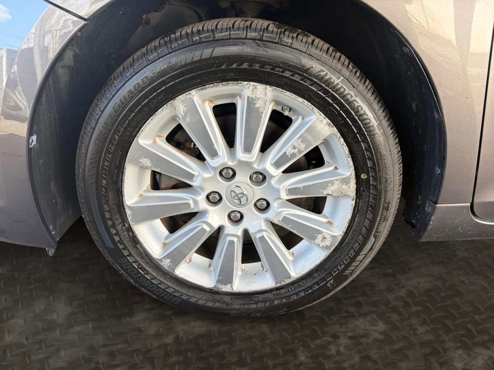 Used 2013 Toyota Sienna XLE image 35