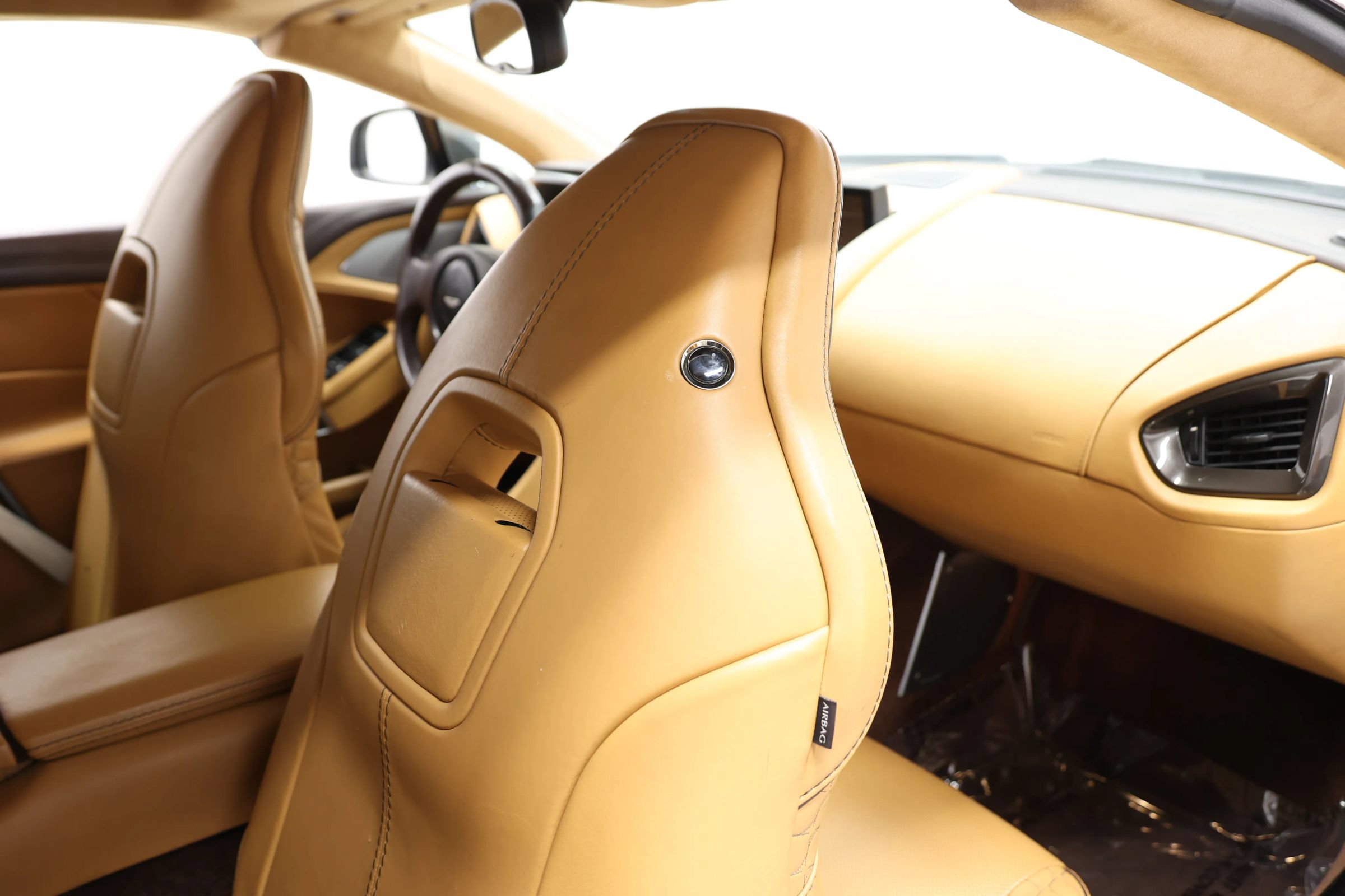Used 2015 Aston Martin Vanquish Volante RWD image 62
