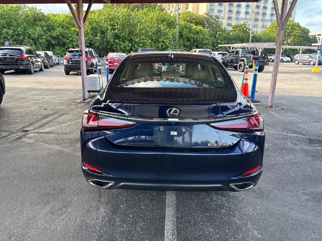 Used 2022 Lexus ES 350 w/ Premium Package FWD image 3