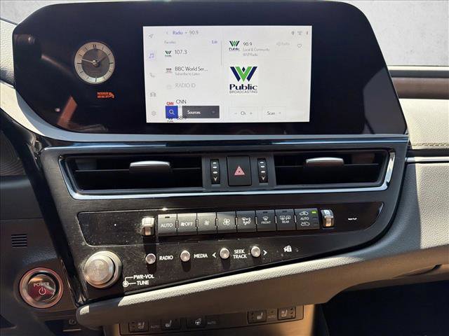 Used 2025 Lexus ES 300h w/ Premium Package FWD image 18