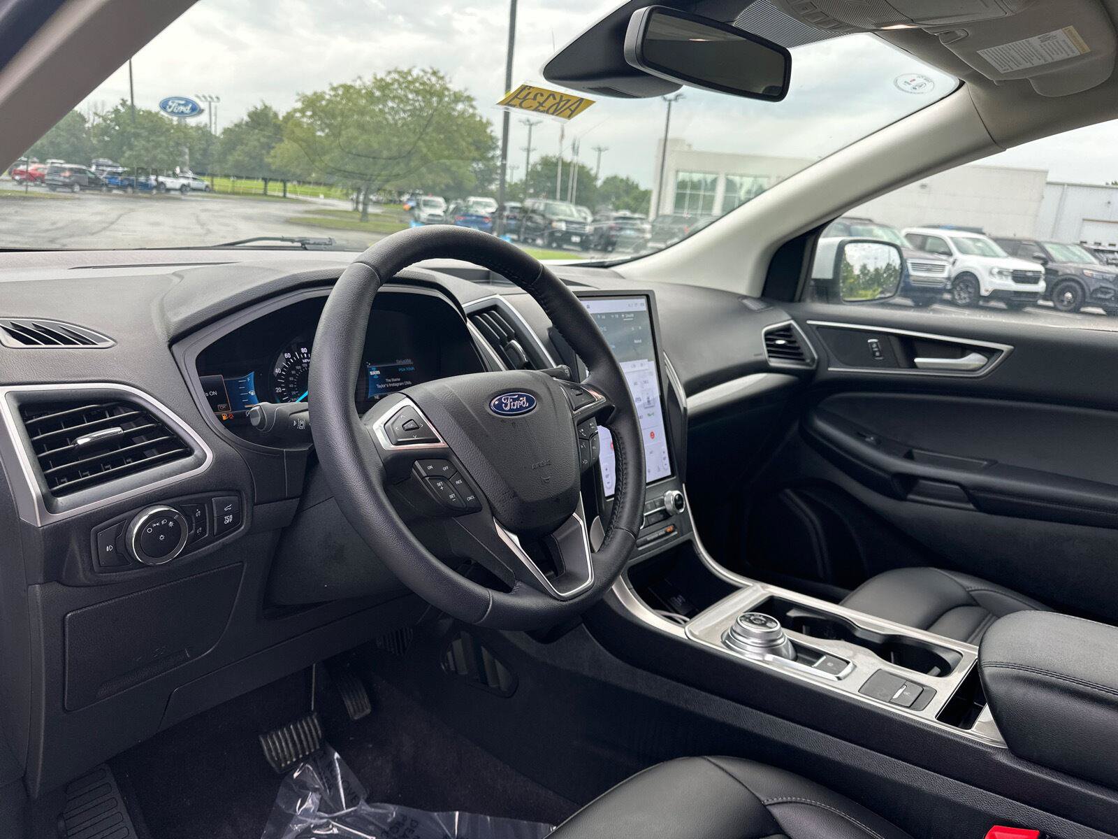 Used 2023 Ford Edge SEL w/ Convenience Package AWD/4WD image 16