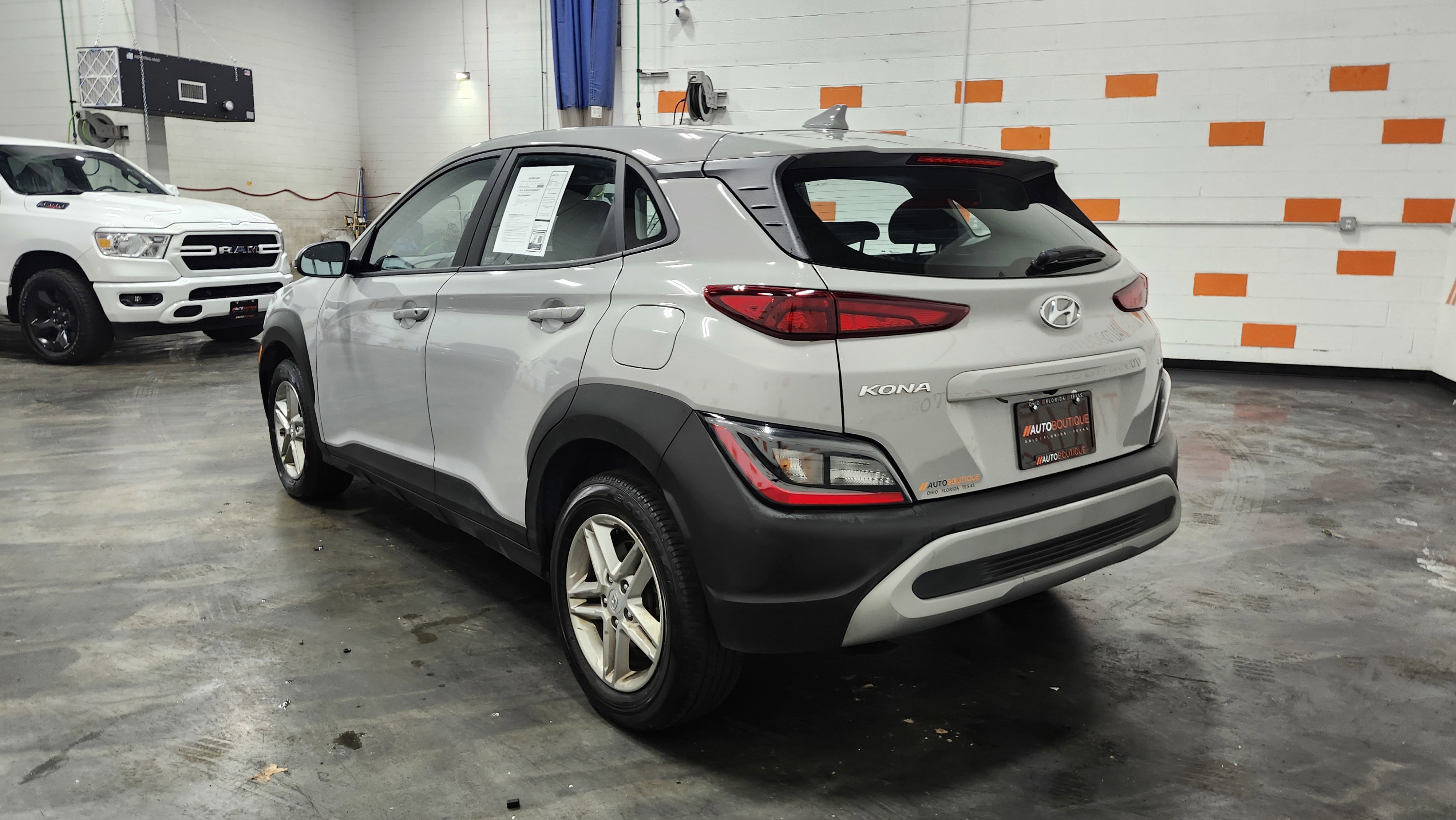 Used 2023 Hyundai Kona SE image 14