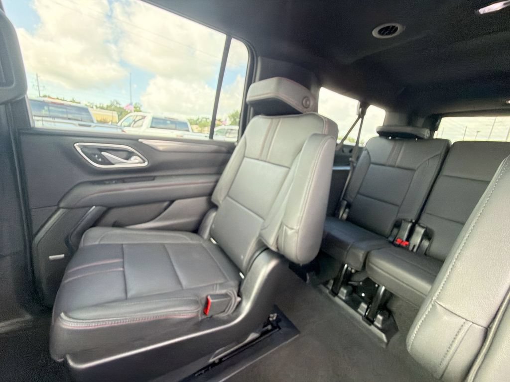 Certified 2022 Chevrolet Suburban RST w/ Luxury Package AWD/4WD image 13