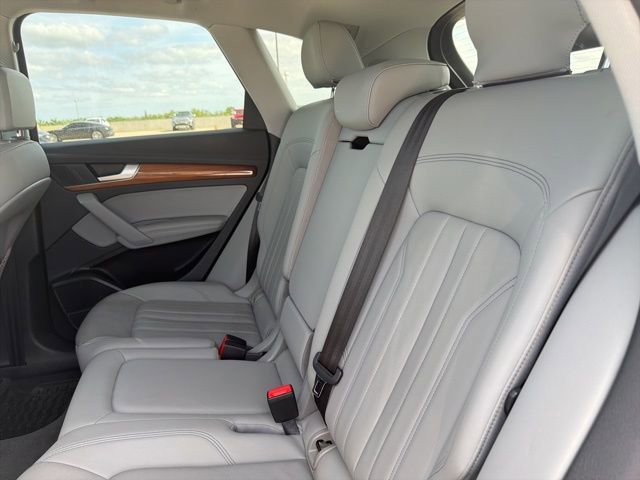 Used 2022 Audi Q5 2.0T Premium Plus w/ Premium Plus Package image 12