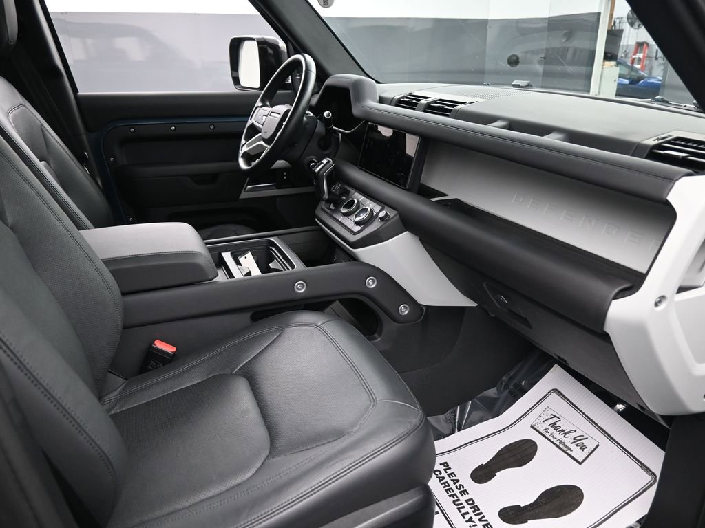 Used 2024 Land Rover Defender 110 S image 29