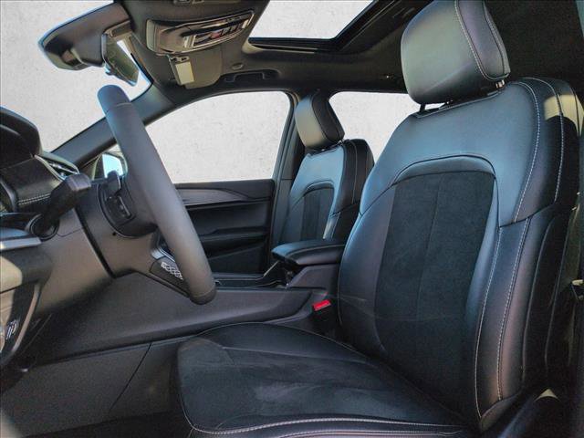 Used 2025 Jeep Grand Cherokee Laredo image 15