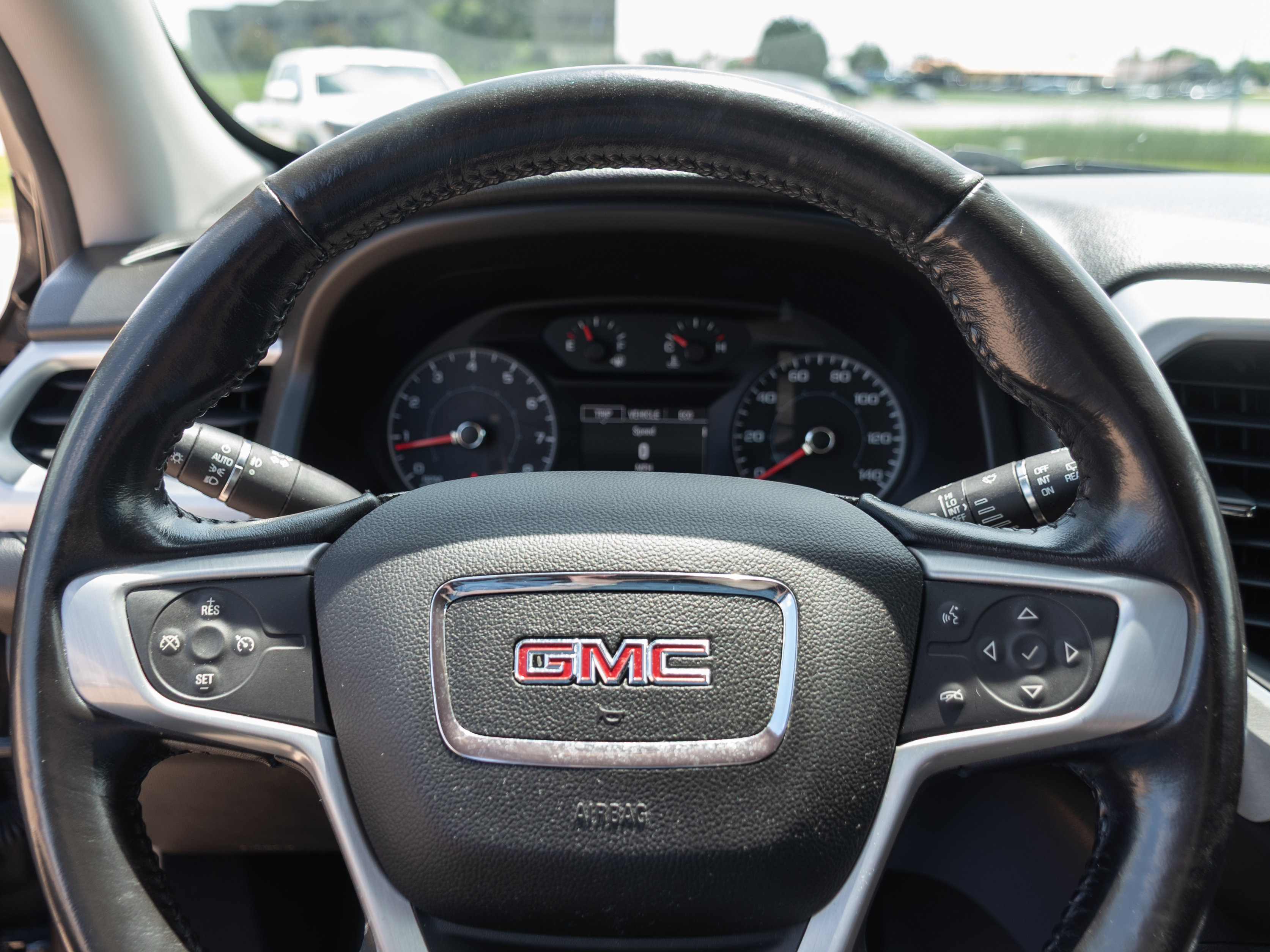 Used 2017 GMC Acadia SLE w/ Driver Alert Package I FWD image 12