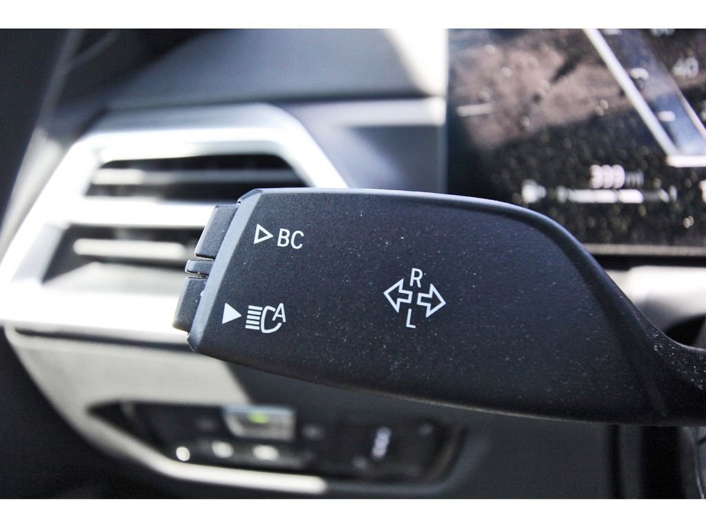 Used 2025 BMW 330i Sedan image 17