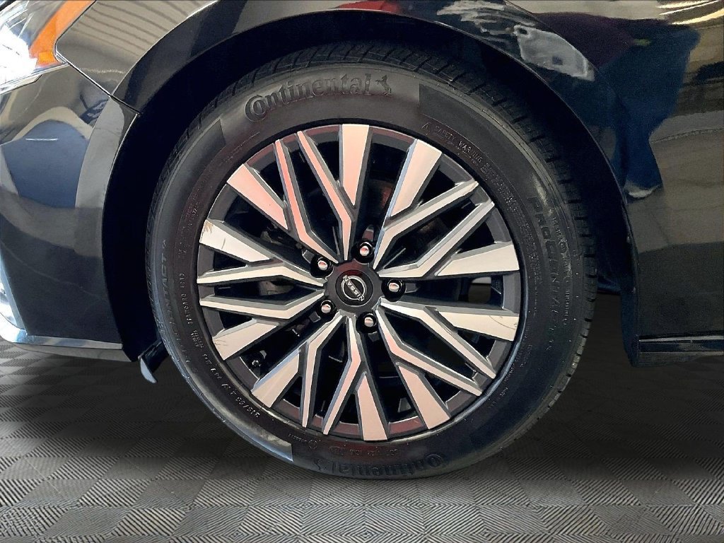 Certified 2024 Nissan Altima 2.5 SV FWD image 7