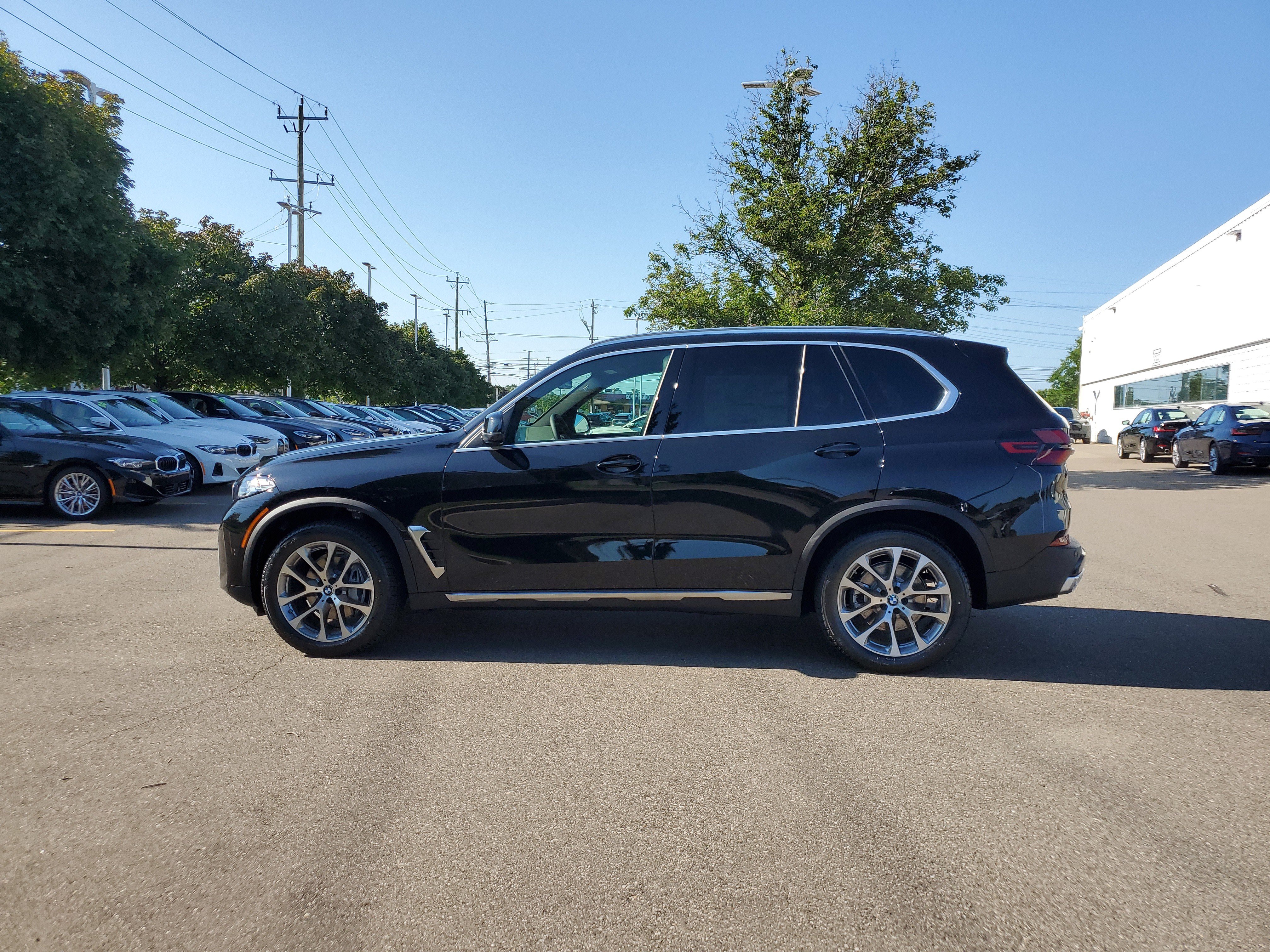 New 2026 BMW X5 xDrive40i w/ Premium Package AWD/4WD video 2