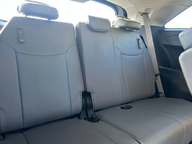 Used 2025 Toyota Sienna XLE image 35