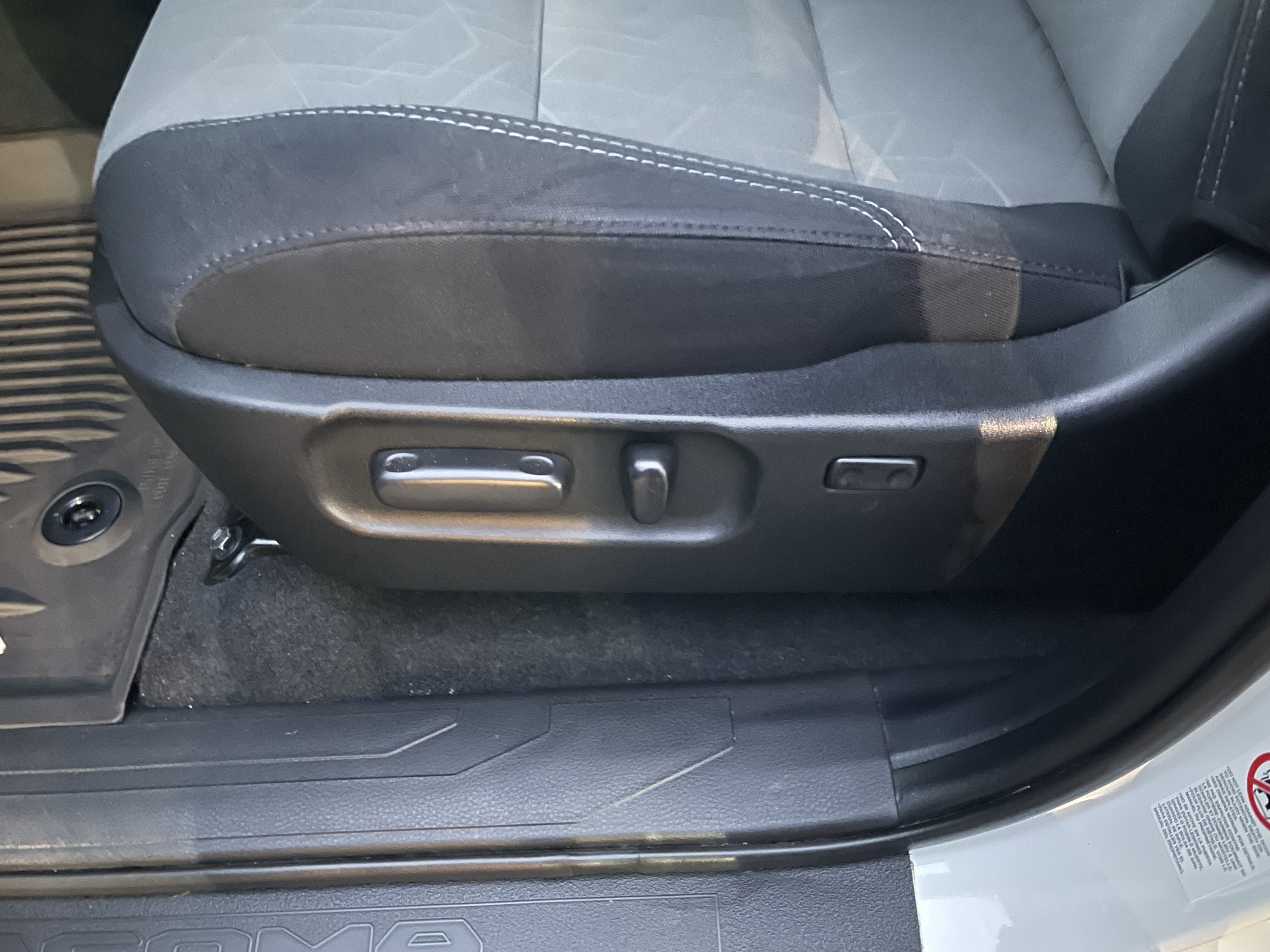 Certified 2020 Toyota Tacoma TRD Sport w/ Technology Package AWD/4WD image 18