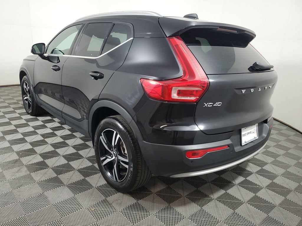 Certified 2025 Volvo XC40 B5 Core image 6