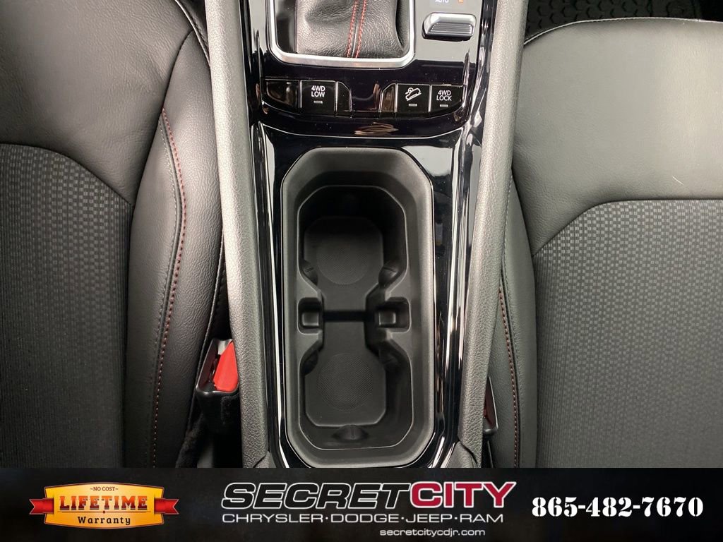 New 2026 Jeep Compass Trailhawk w/ Sun, Sound & Navigation Group image 24