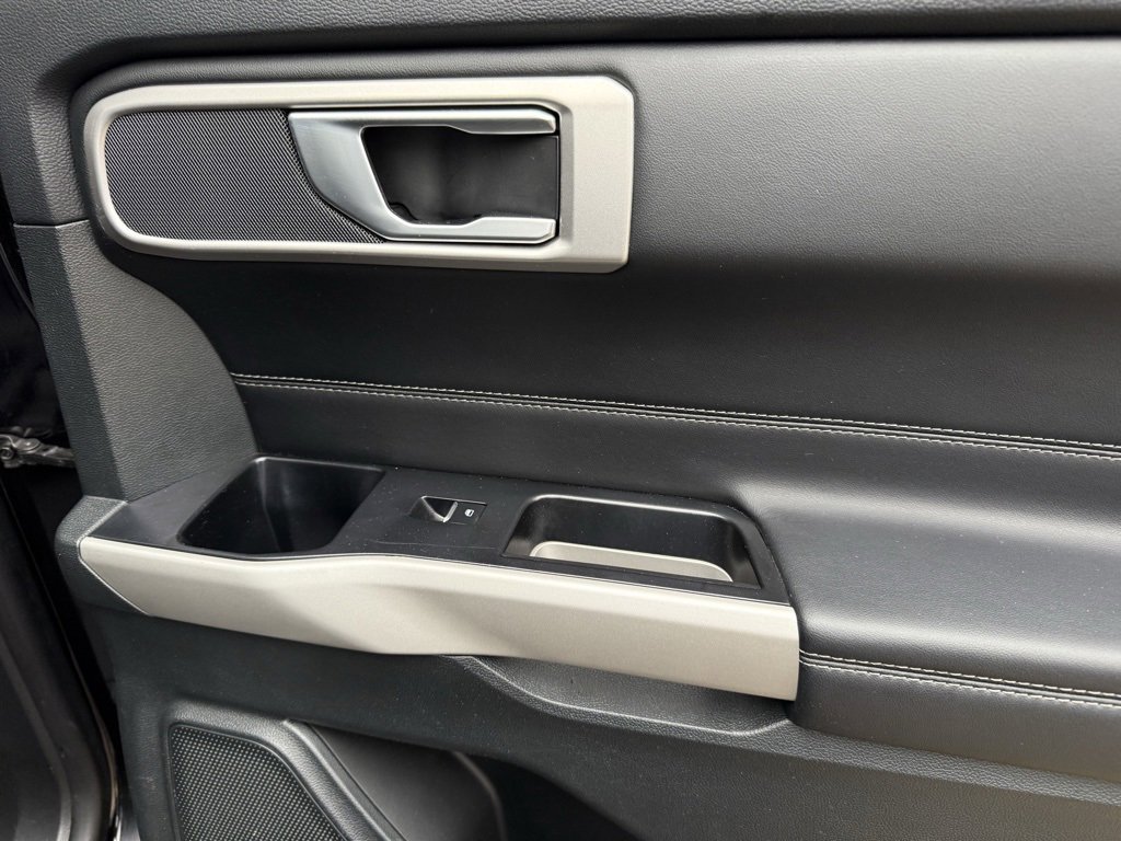 Used 2024 Ford Explorer XLT w/ Equipment Group 202A image 43