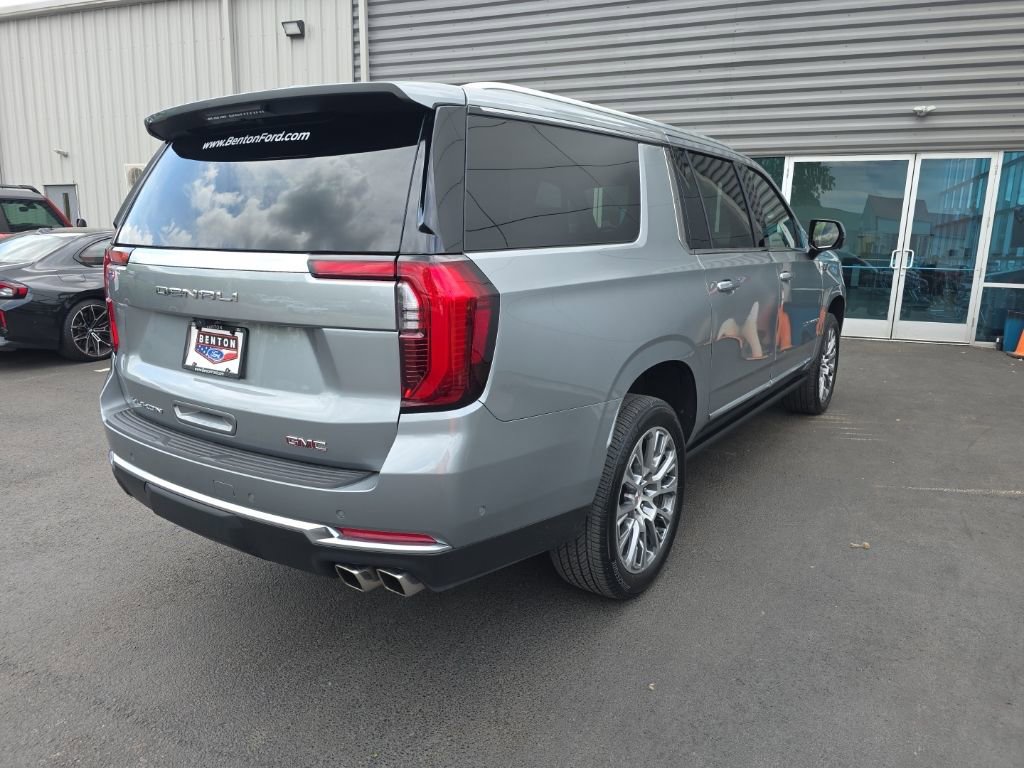 Used 2025 GMC Yukon XL Denali w/ Sun & Power Step Package image 8