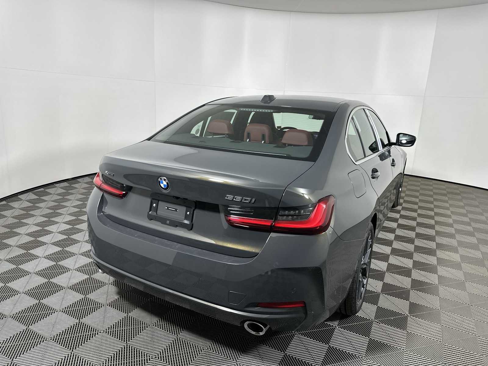New 2026 BMW 330i xDrive Sedan w/ Convenience Package AWD/4WD image 9