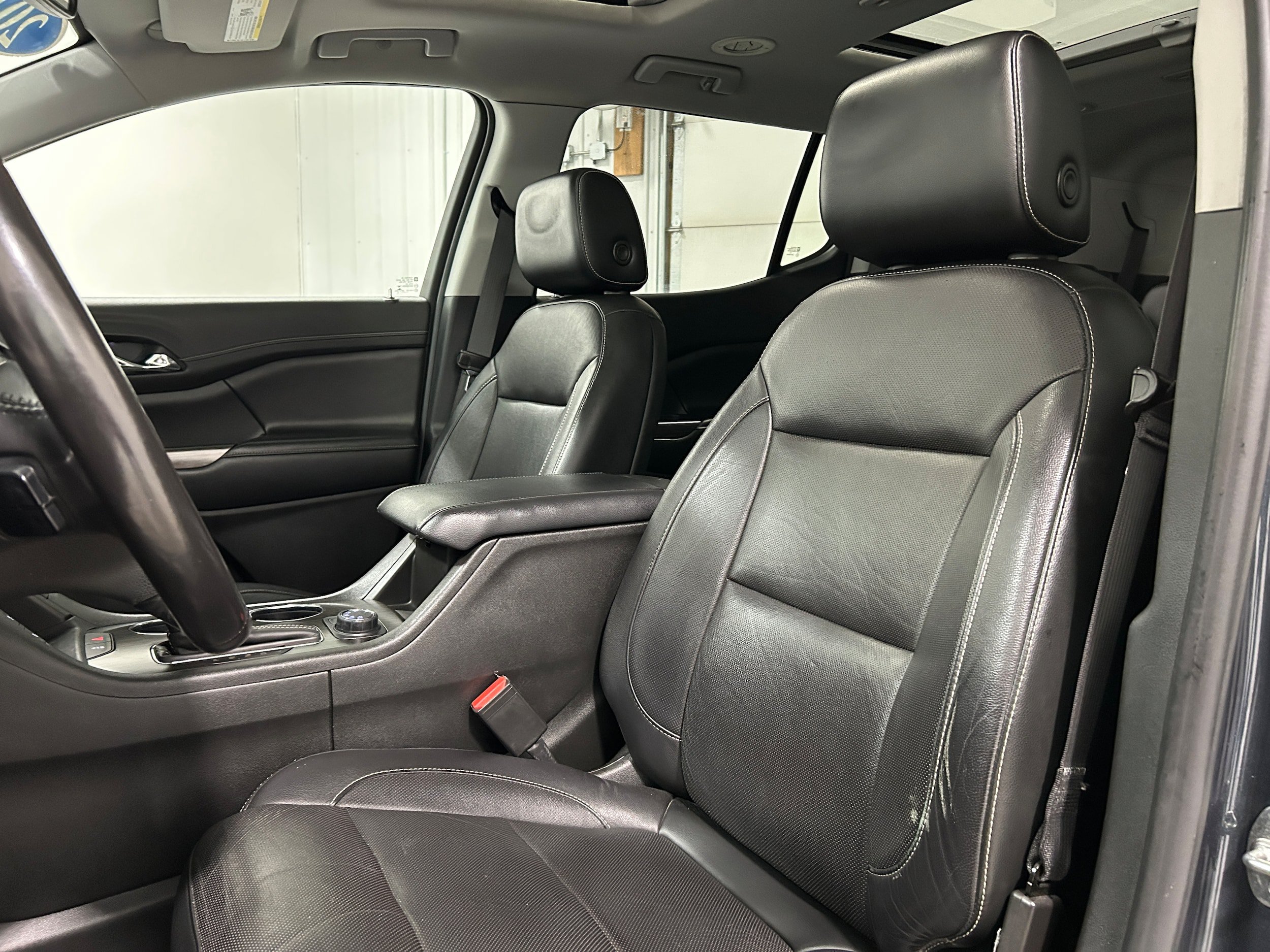 Used 2019 GMC Acadia SLT AWD/4WD image 25