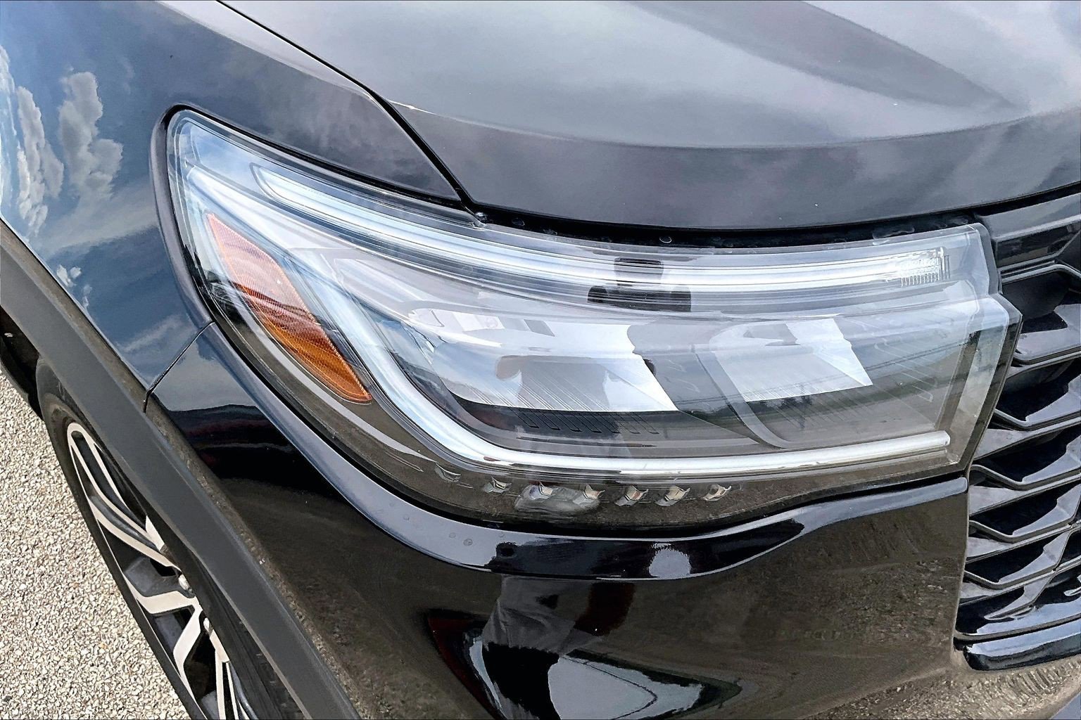 Used 2025 Ford Explorer ST-Line AWD/4WD image 28