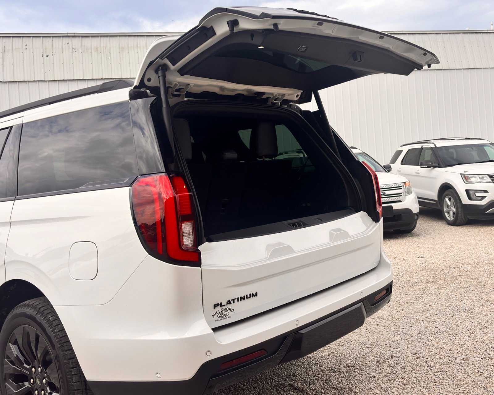 Certified 2025 Ford Expedition Platinum w/ Stealth Appearance Package image 7