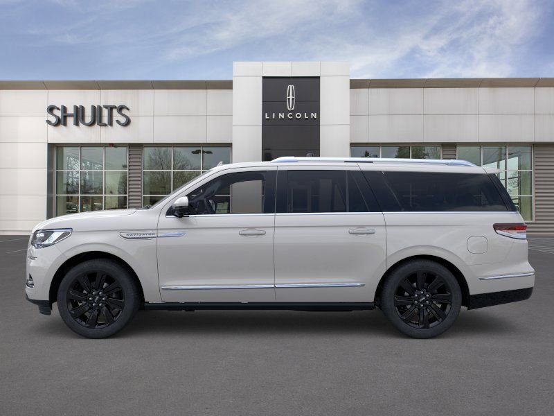 New 2024 Lincoln Navigator L Reserve AWD/4WD image 4
