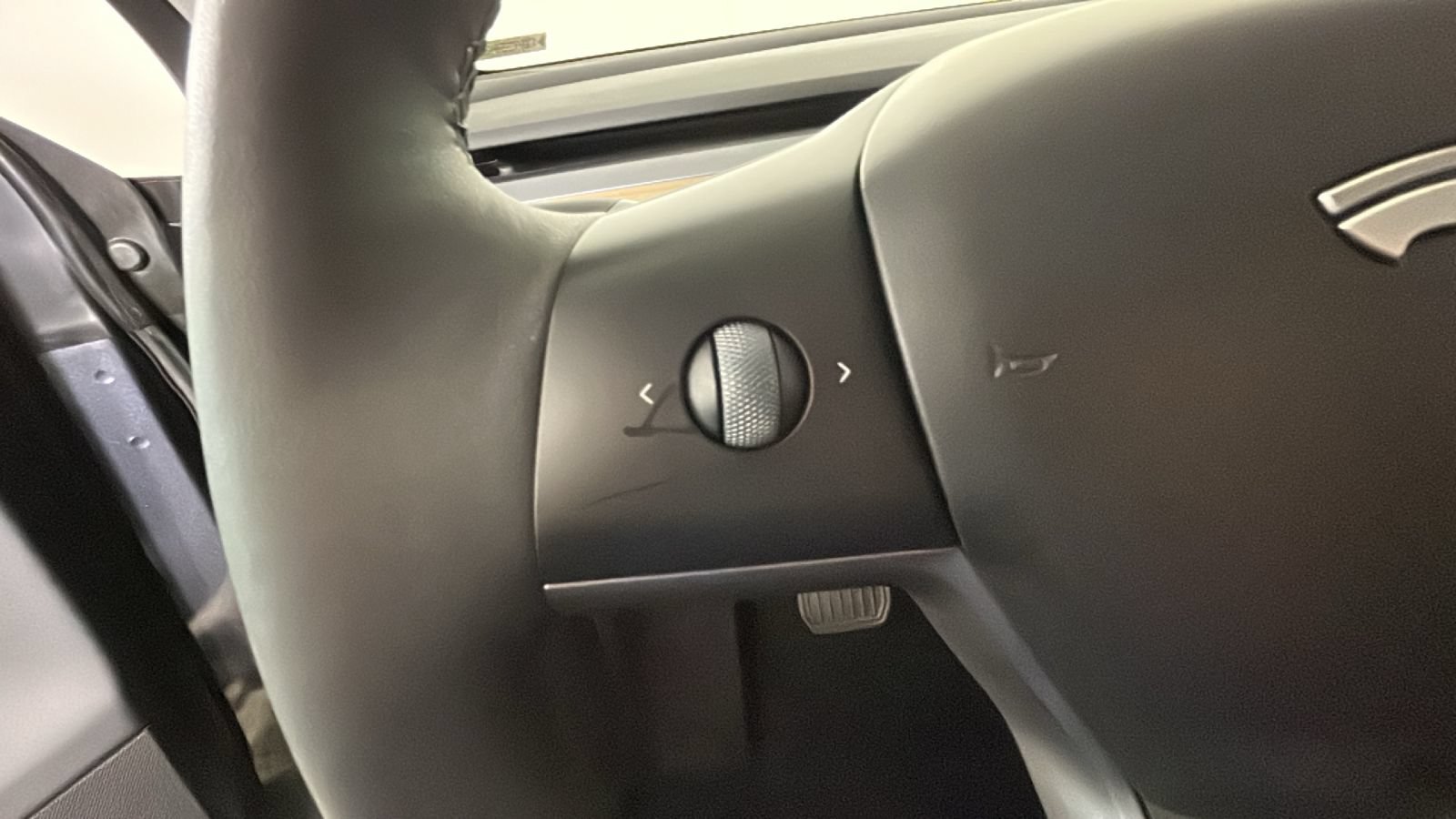 Used 2024 Tesla Model Y Long Range AWD/4WD image 17