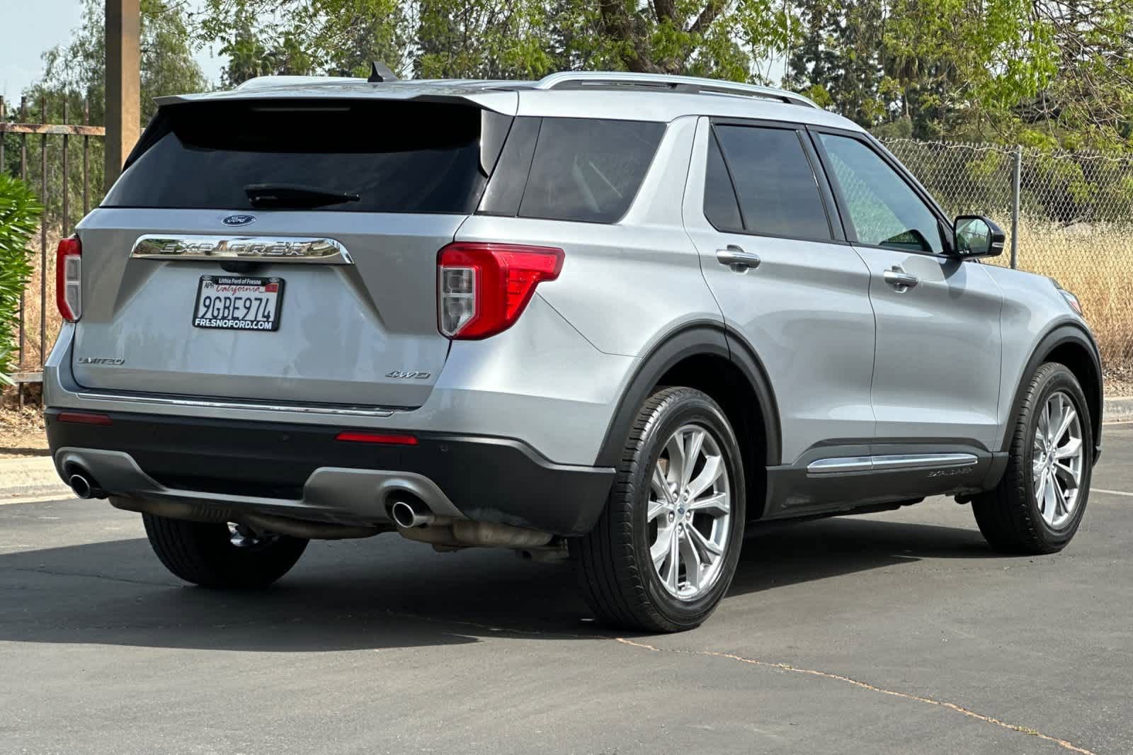 Certified 2021 Ford Explorer Limited w/ Equipment Group 301A image 2