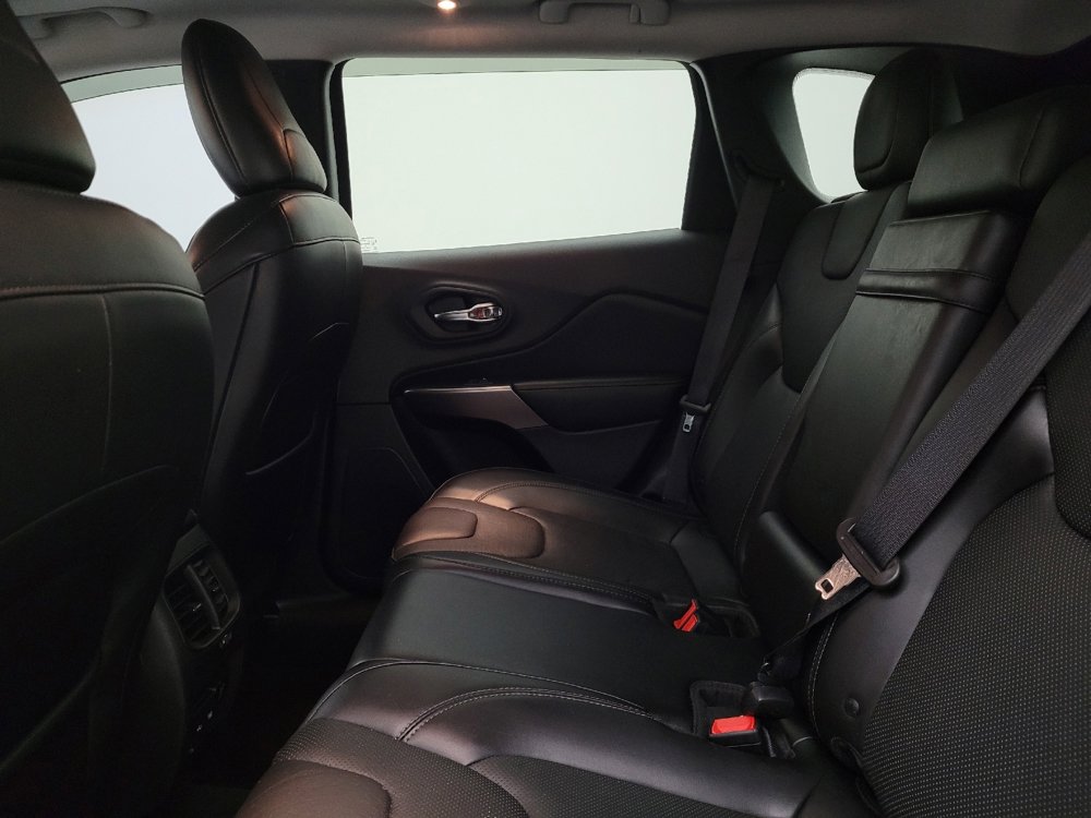 Used 2019 Jeep Cherokee Limited AWD/4WD image 18