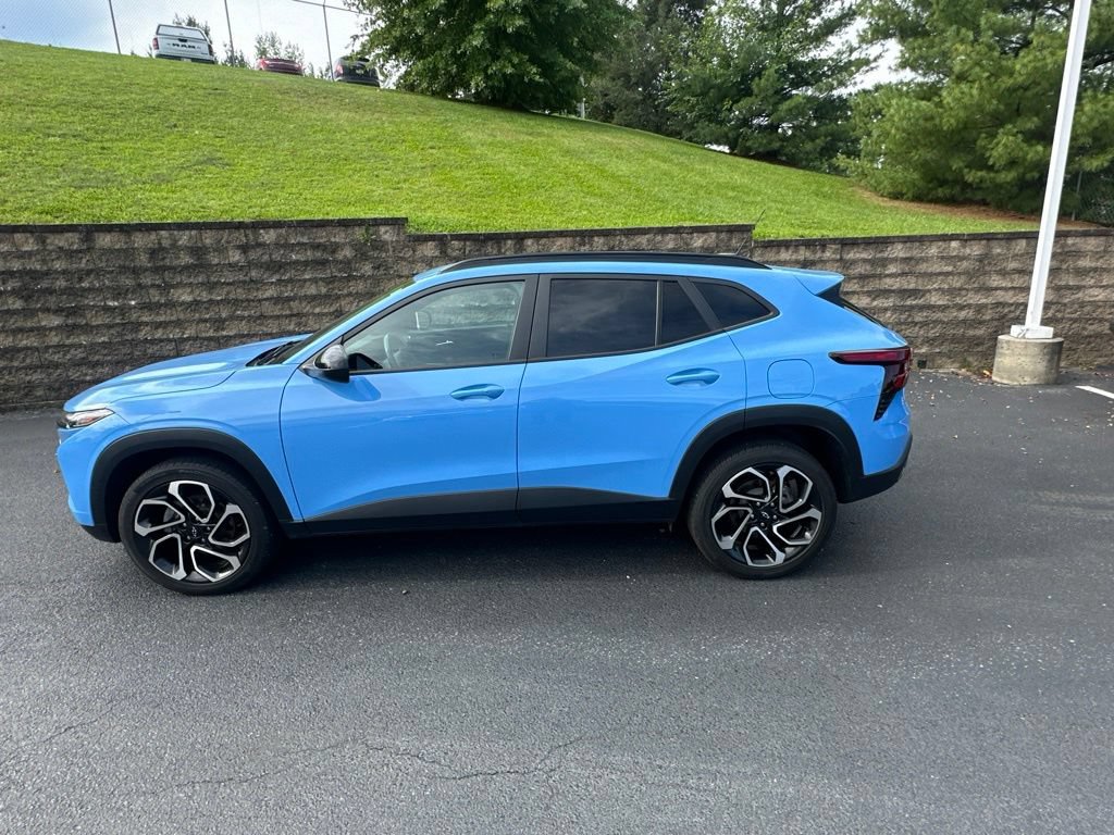 Used 2024 Chevrolet Trax RS w/ Driver Confidence Package FWD image 5