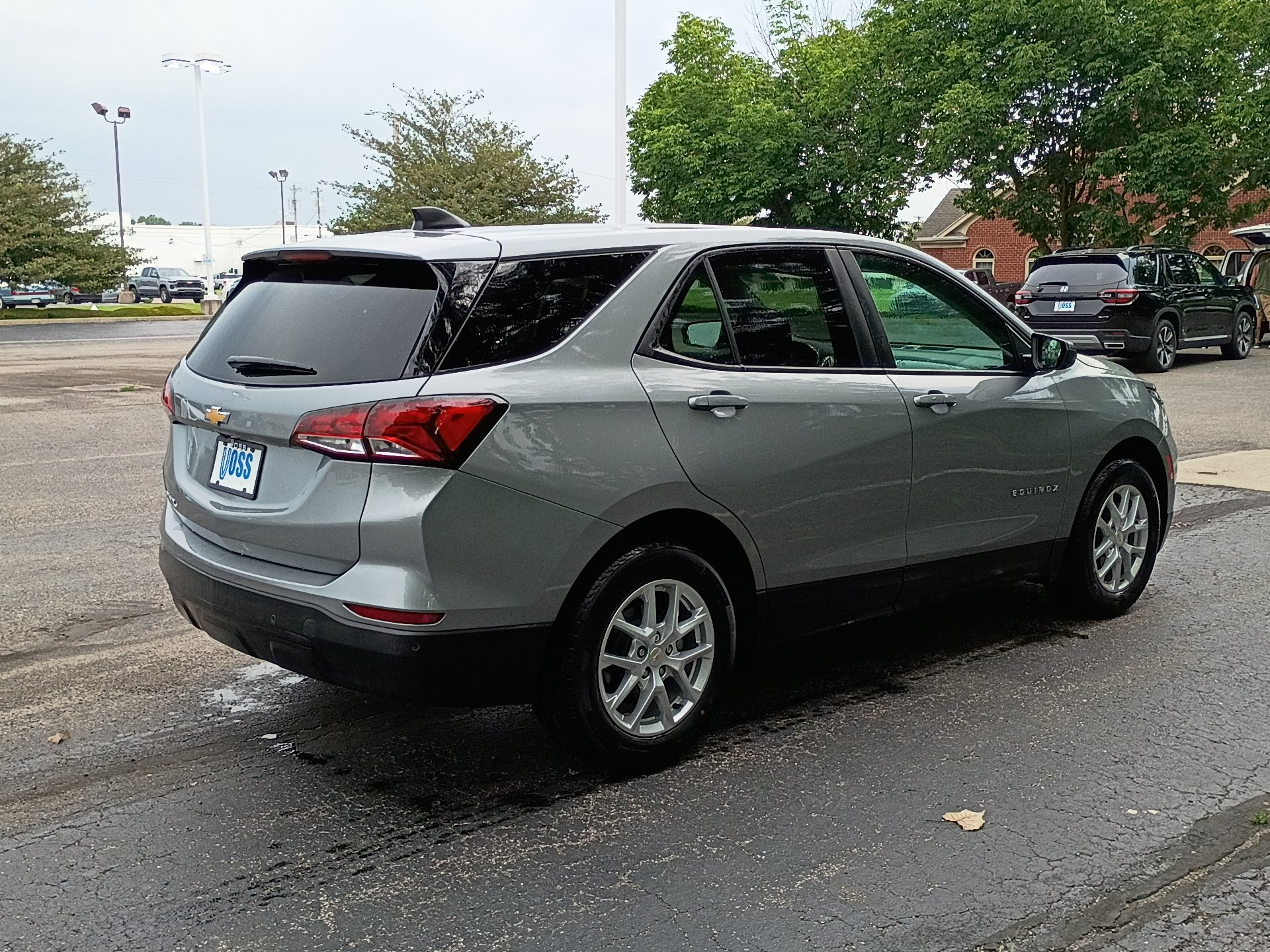 Used 2024 Chevrolet Equinox LS w/ LS Convenience Package FWD image 3